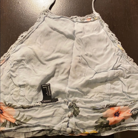 3 for 15$ Forever 21 Floral Halter Crop - Picture 2 of 3